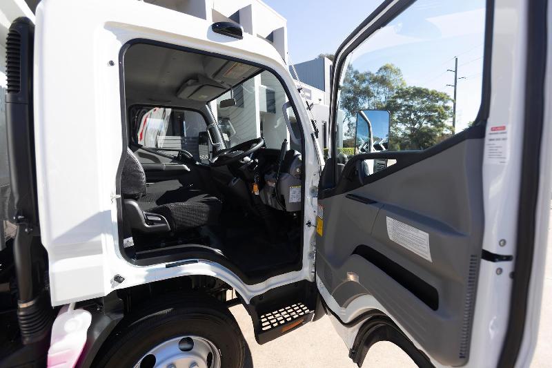 2024 Fuso Canter 815 