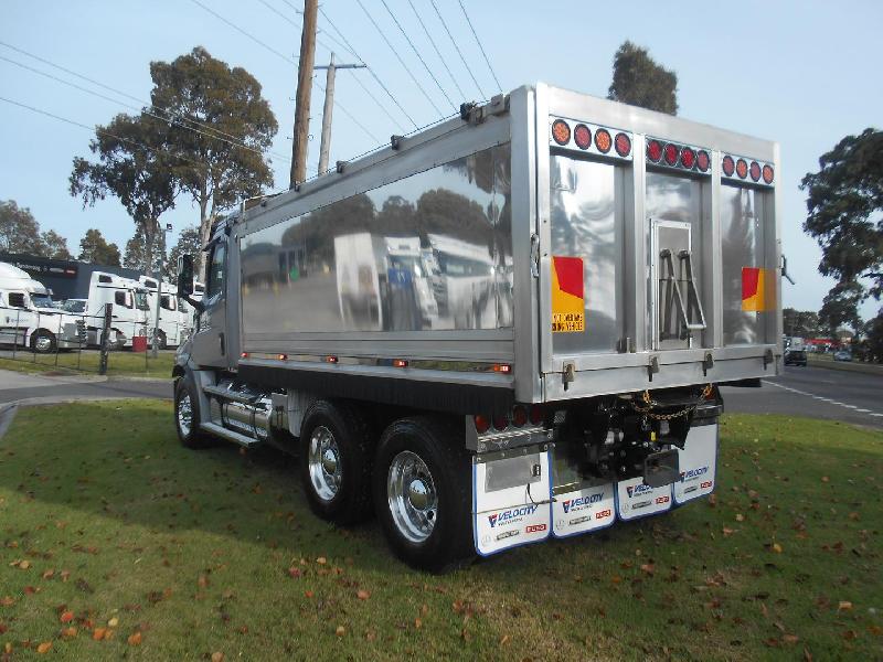 2023 Freightliner Cascadia 126 Tipper 
