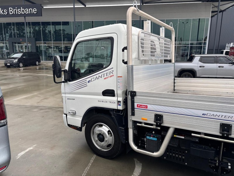 2024 Fuso eCanter e615 Heavy Duty Alloy Tray 