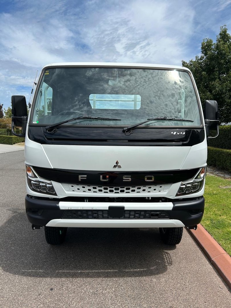 2025 Fuso Canter 4x4 Traytop 