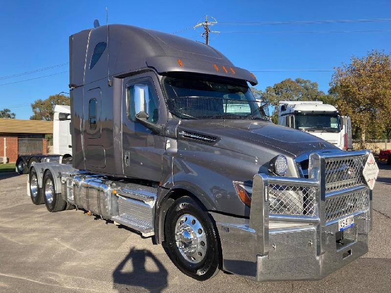 2019 Freightliner Cascadia 126 Cascadia 126
