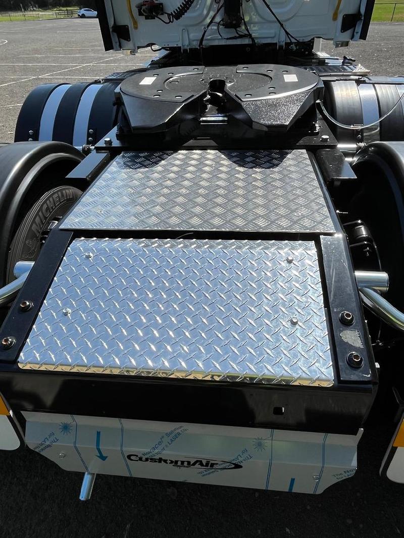 2025 Freightliner Cascadia 126 Microwave TV Cabinets and Custom Air Con ready 