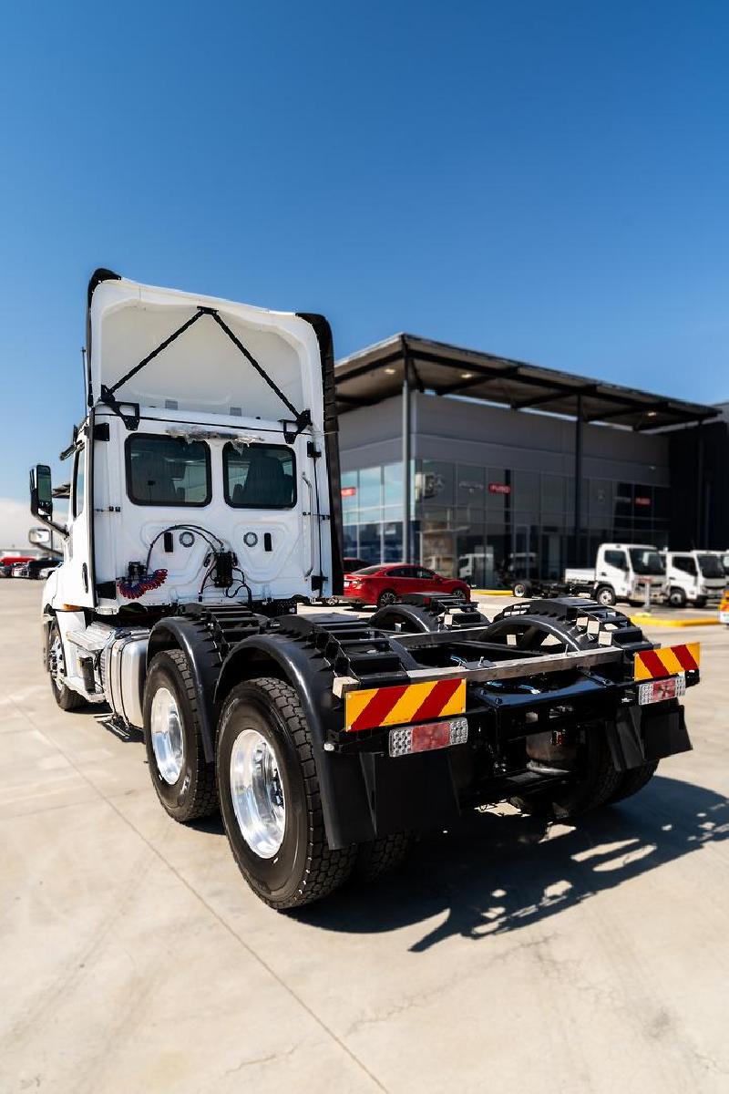 2024 Freightliner Cascadia 126 