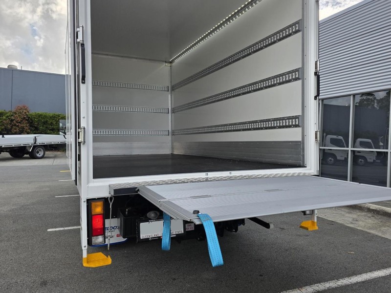 2025 Fuso Canter 515 PANTECH 