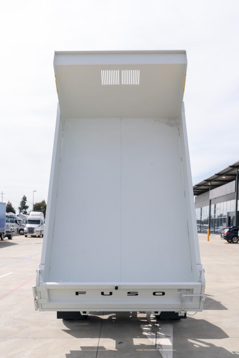 2024 Fuso Canter 815 Wide TIPPER AMT CANTER 815 TIPPER 