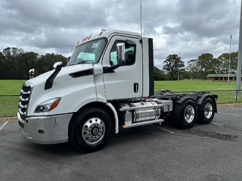 2023 Freightliner Cascadia 116 
