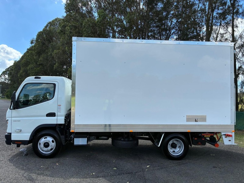 2025 Fuso Canter 615 Car or Light Truck Licence rating available 