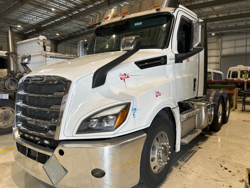2022 Freightliner Cascadia 126 Day Cab