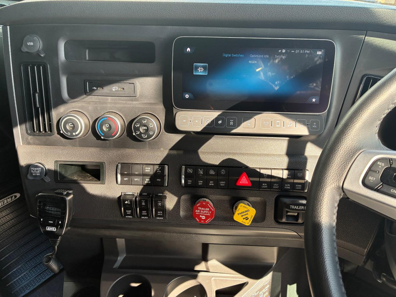 2024 Freightliner Cascadia 116 116 Cascadia 36 Inch Sleeper 