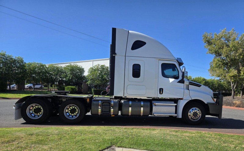 2021 Freightliner Cascadia 116 AS HIGHROOF 6X4 PRIME MOVER 