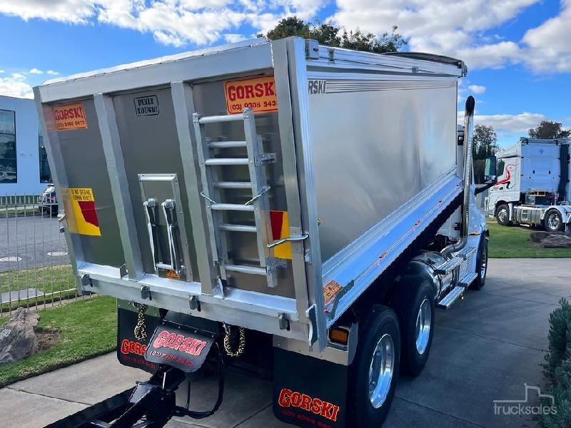 2024 Freightliner Cascadia 126 Tipper 