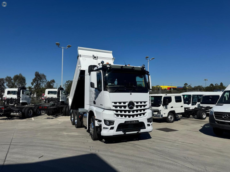 Velocity Truck Centers Australia