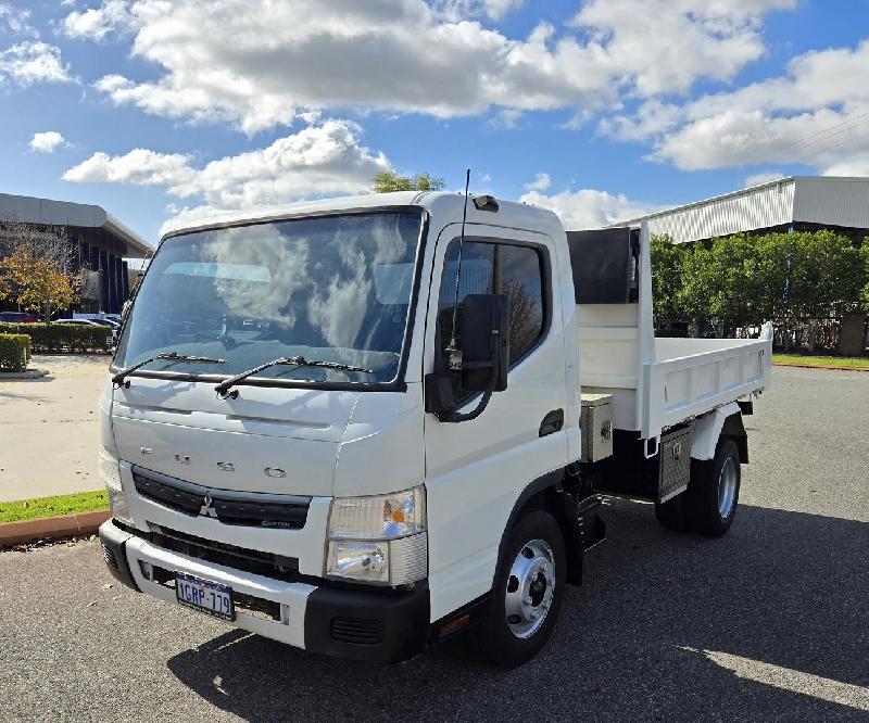 2017 Fuso CANTER 615 