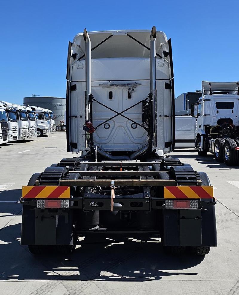 2024 Freightliner Cascadia 126 