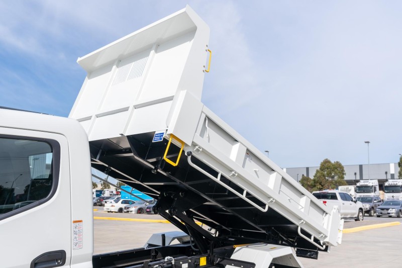 2024 Fuso Canter 815 Wide TIPPER AMT CANTER 815 TIPPER 