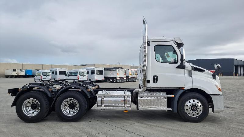 2024 Freightliner Cascadia 116 Tipper 