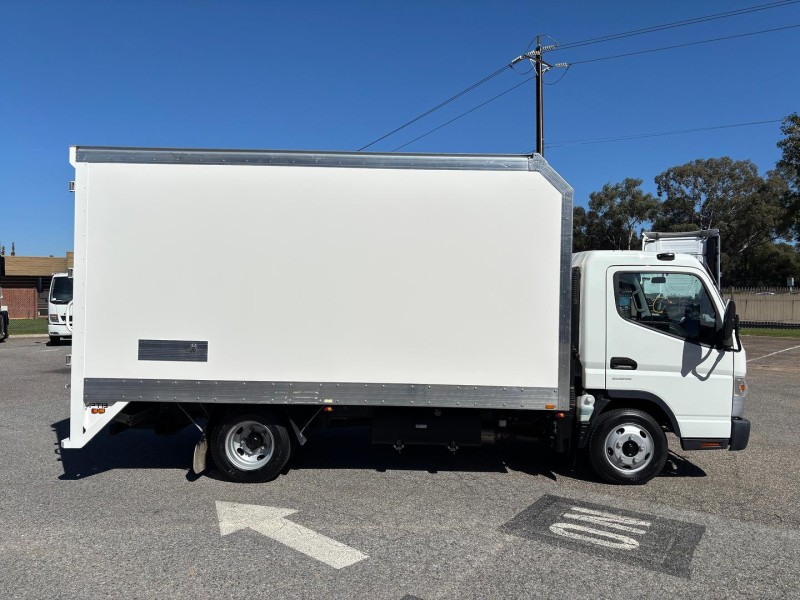 2020 Fuso Canter 515 Pantech with tuckaway tailgate lifter 
