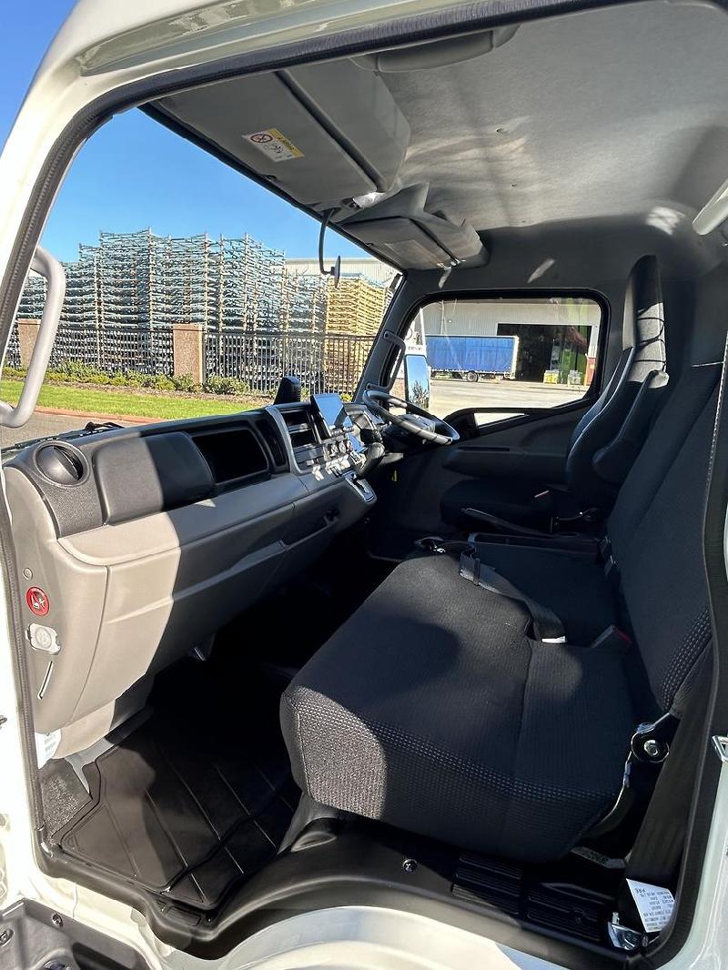 2025 Fuso CANTER 515 