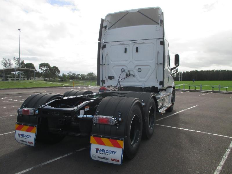 2024 Freightliner Cascadia 116 