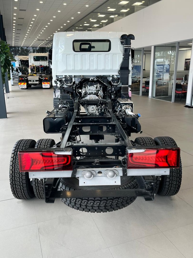 2026 Fuso Canter 4x4 CAB CHASSIS 