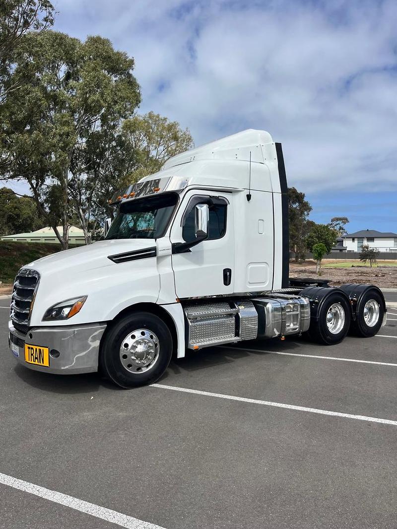 2024 Freightliner Cascadia 126