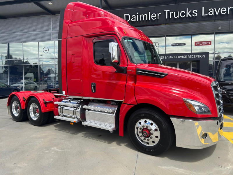 2021 Freightliner Cascadia 126 36 XT bunk 