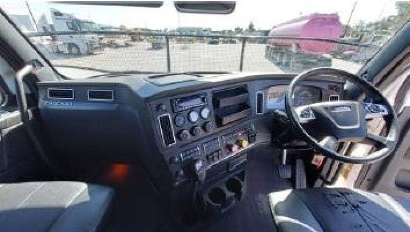 2021 Freightliner Cascadia 