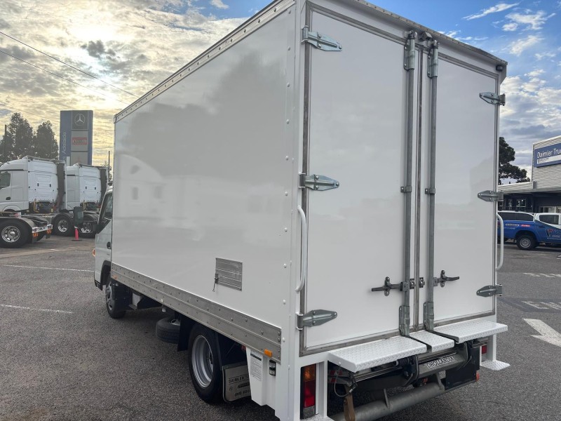 2021 Fuso Canter 515 Pantech with tailgate lifter 
