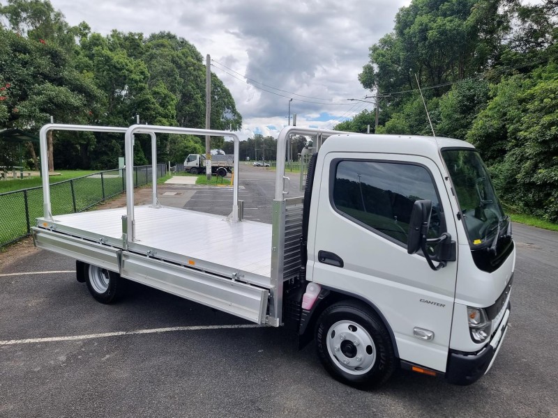 2025 Fuso Canter 515 