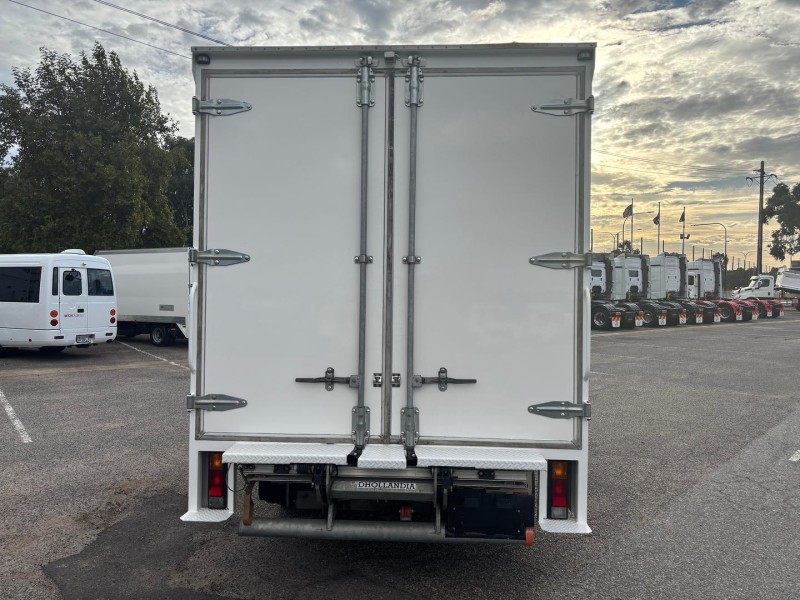 2021 Fuso Canter 515 Pantech with tailgate lifter 