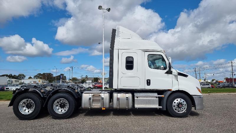 2024 Freightliner Cascadia 116 