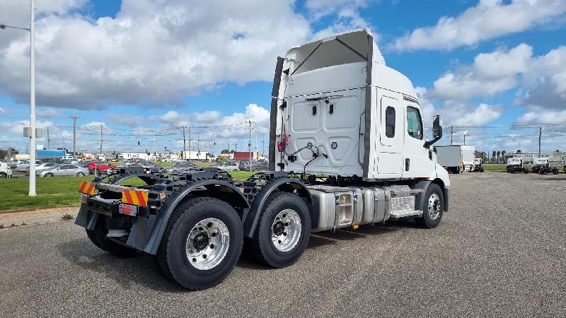 2024 Freightliner Cascadia 116 