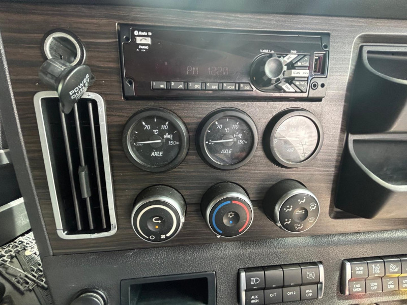 2021 Freightliner Cascadia 126 36 XT bunk 