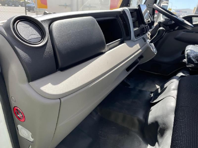 2025 Fuso CANTER 515 