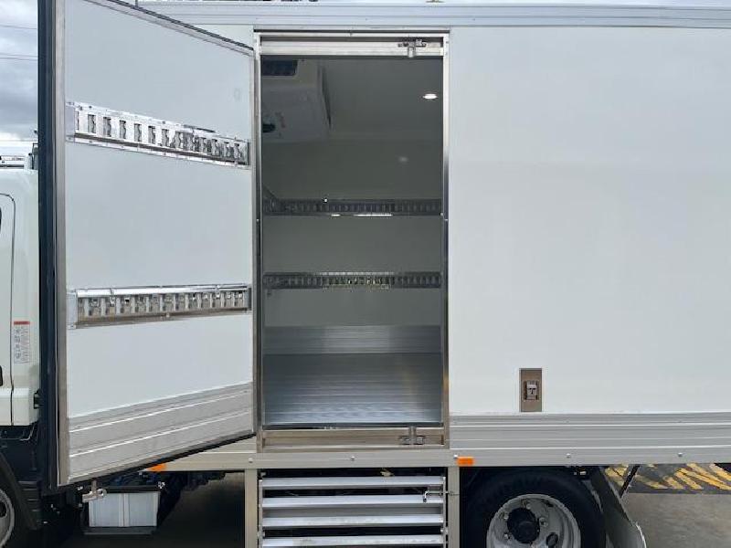 2023 Fuso Canter 515 