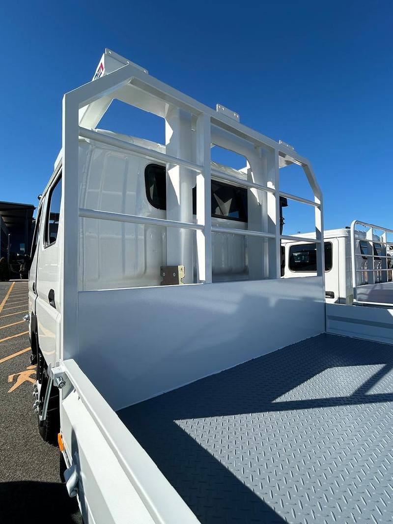 2025 Fuso Canter 4x4 Crewcab 