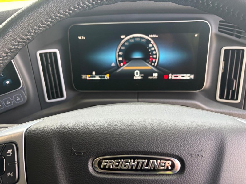 2025 Freightliner Cascadia 126 