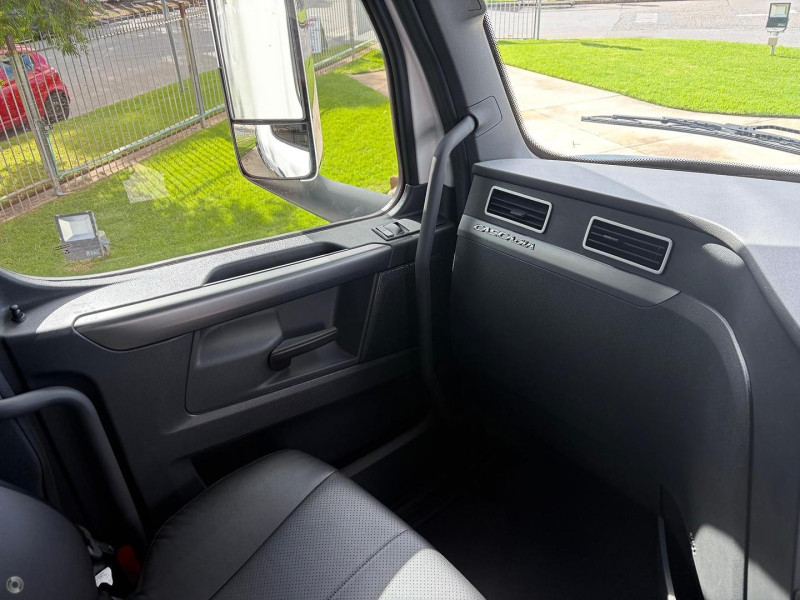 2024 Freightliner Cascadia 126 36 inch Sleeper 