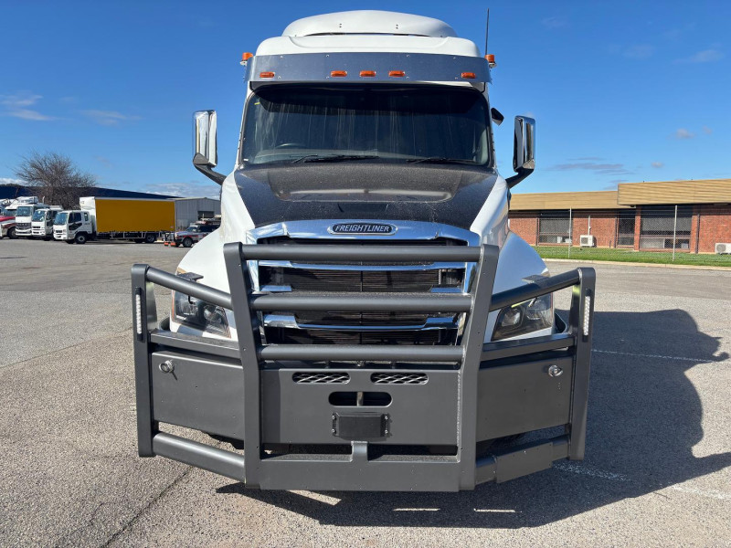 2022 Freightliner Cascadia Road Train 