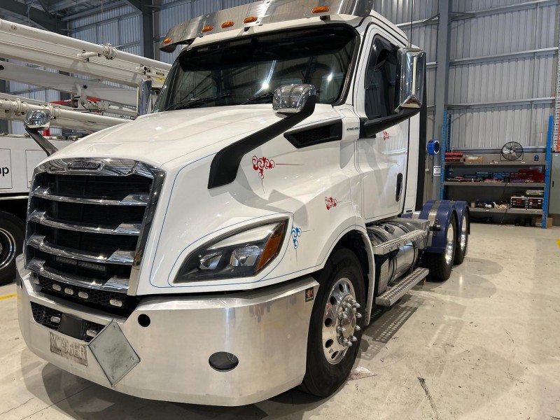 2022 Freightliner Cascadia 116 Day Cab 