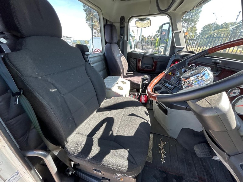 2019 Freightliner Coronado 114 