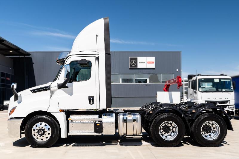 2024 Freightliner Cascadia 126 