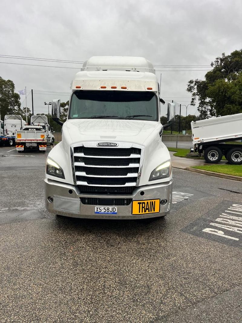 2024 Freightliner Cascadia 126 