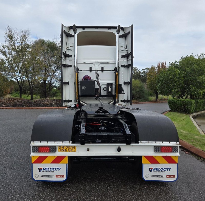 2021 Freightliner Cascadia 126 