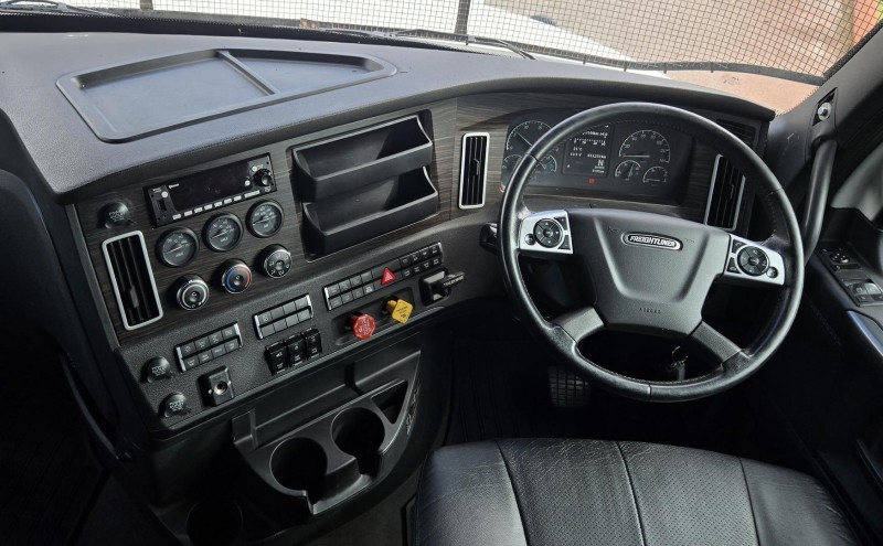 2021 Freightliner Cascadia 126 