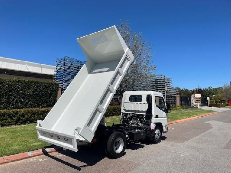 2025 Fuso CANTER 615 