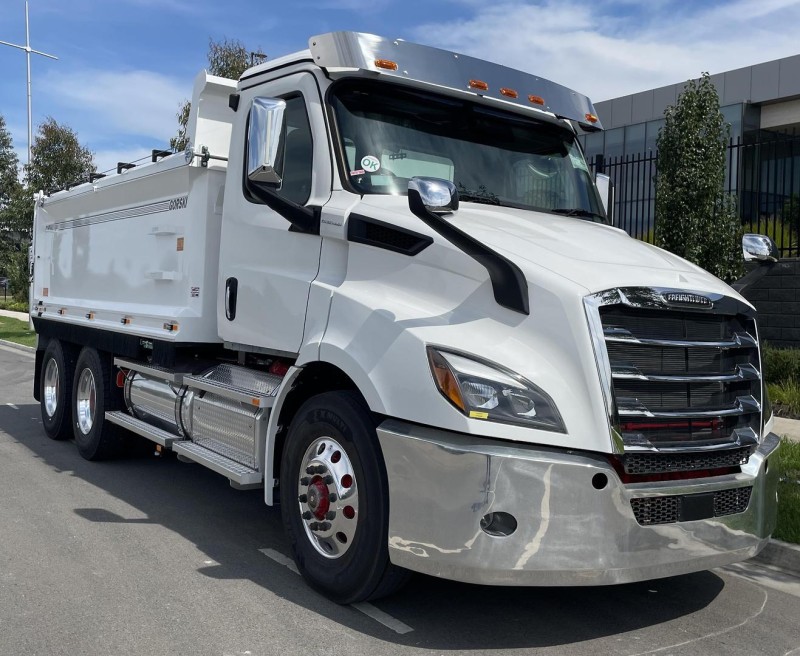 2024 Freightliner Cascadia 116 Tipper EURO 6 EMISSION STANDARD 