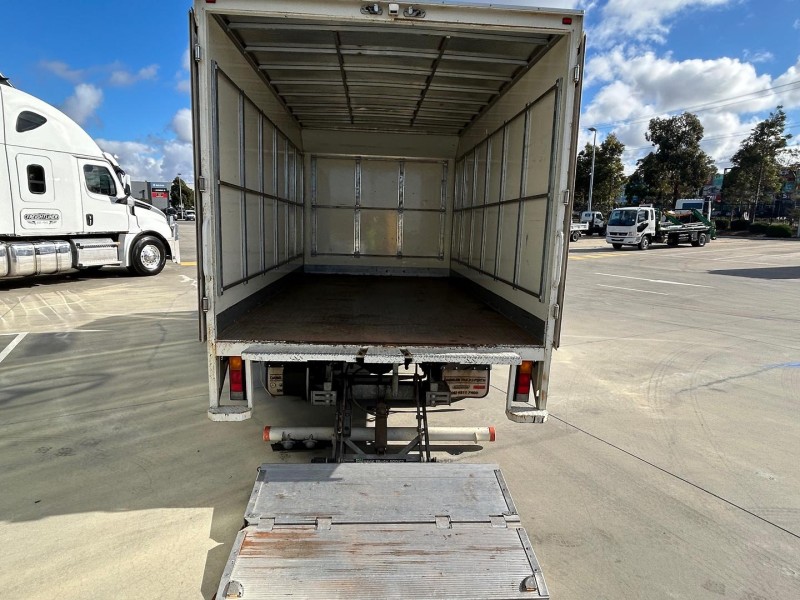 2022 Fuso Canter 515 Box Truck AUTO 