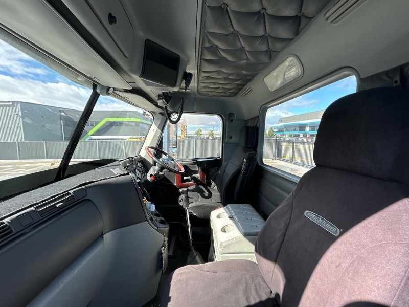 2019 Freightliner Coronado 114 