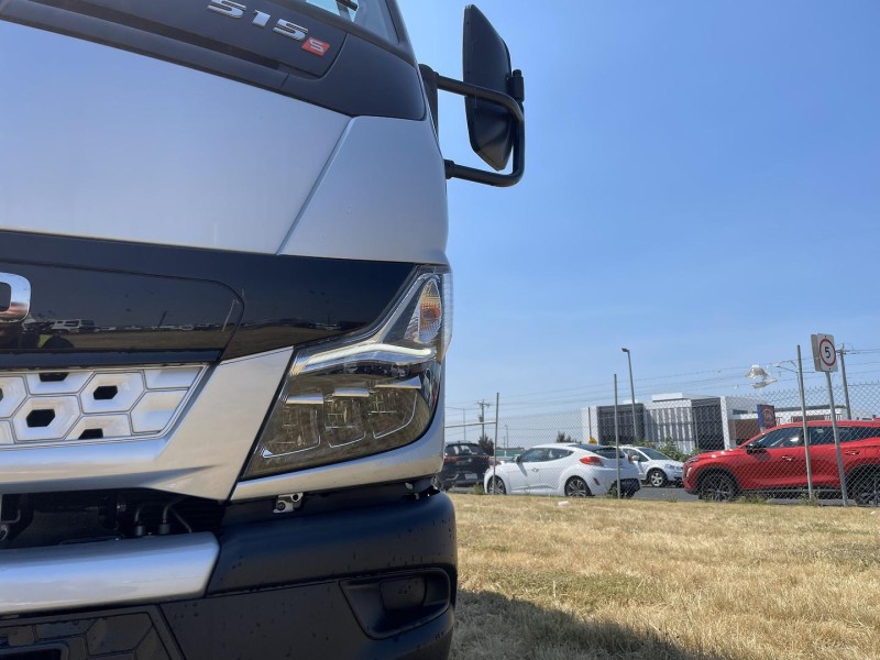 2025 Fuso Canter 515 Factory Metallic Silver 